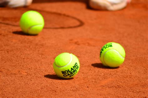 Roland Garros: Đất Nện Đỏ Gầm Rền - Một Cuộc Cách Mạng Mùa Hè 1928